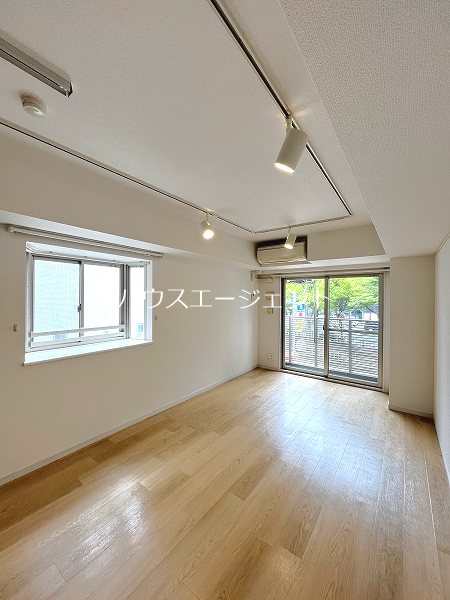 居室・リビング　洋室です※参考写真