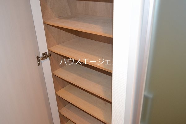 玄関　靴もたくさん入ります。※参考写真