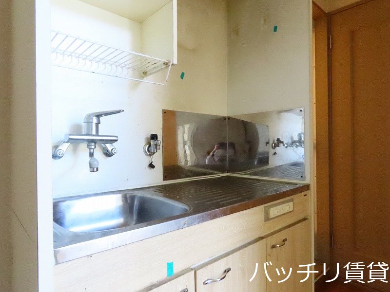キッチン　画像は別号室タイプの為、現状を優先致します。