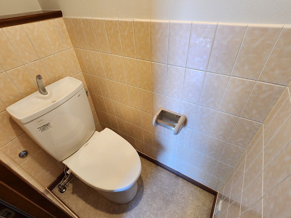 トイレ　トイレ内コンセントあります。