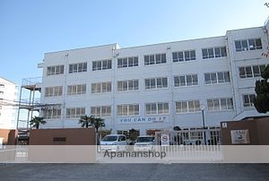 中学校　高槻市立川西中学校（中学校）まで890m