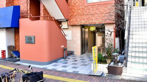 ドラックストア　CMS春日薬局（ドラッグストア）まで211m