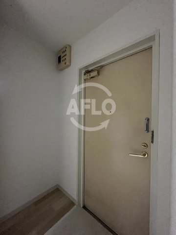 玄関　レジデンス三津屋　玄関
