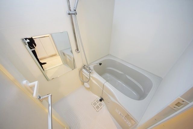 バス・シャワールーム　写真は同タイプ住居です。