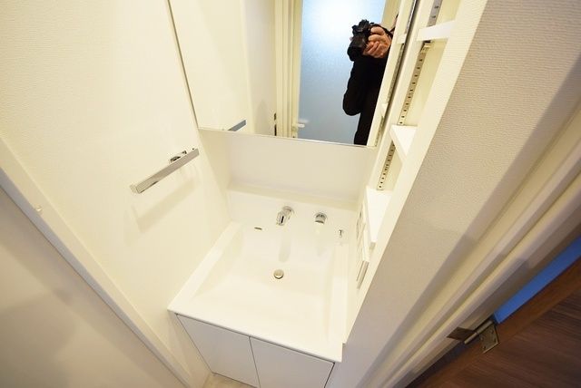 洗面設備　写真は同タイプ住居です。