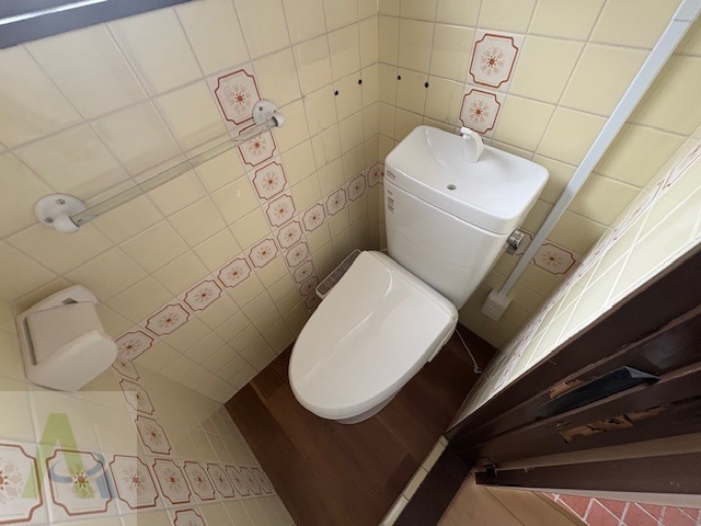 花山台戸建のトイレ写真