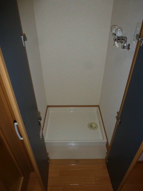 その他　洗濯機置き場　洗濯機置き場　※写真は211号室のお部屋です。