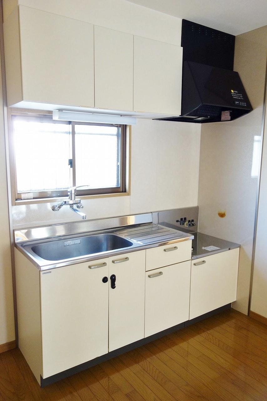 キッチン　小窓付の明るいキッチンです♪（同仕様画像）