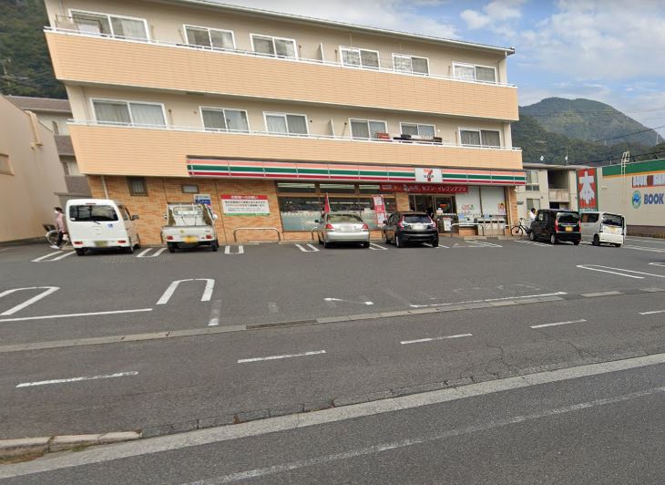 コンビニ　セブンイレブン 呉古新開店（コンビニ）まで834m