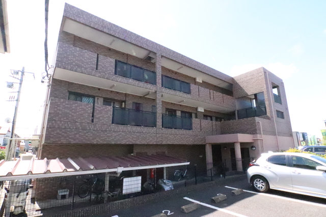 建物外観　ファミリーに人気の物件です♪