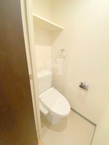 トイレ　別号室参考写真です