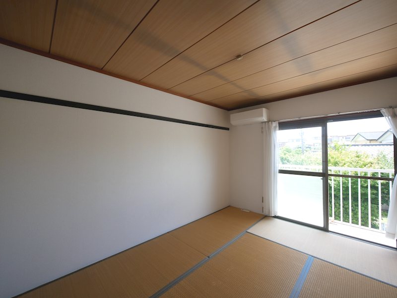 居室・リビング　東側和室６帖