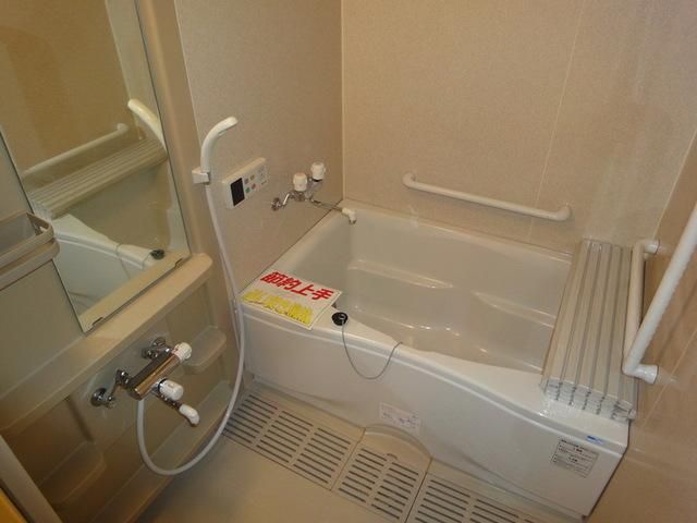 バス・シャワールーム　追い焚き浴室乾燥機完備浴室