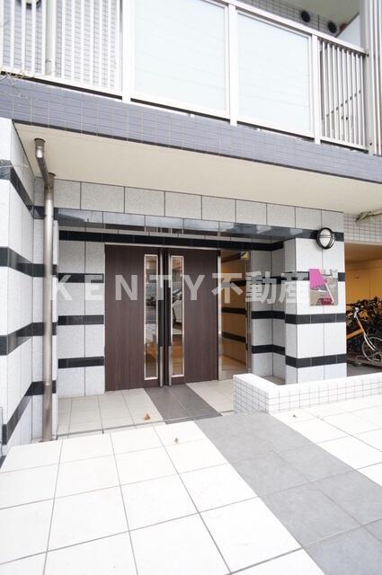 エントランス　建物の内部です