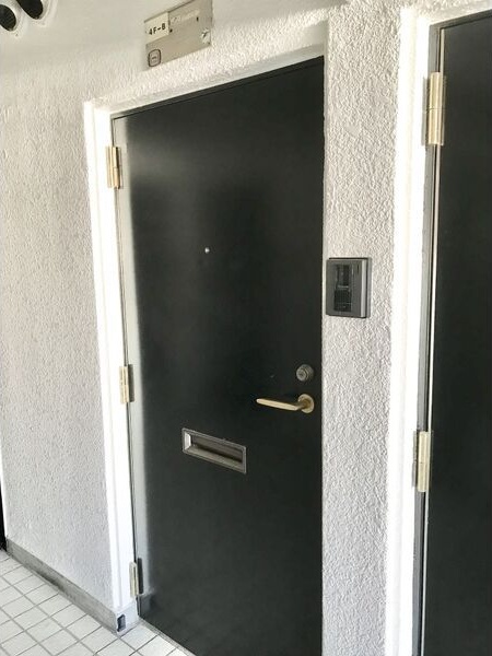 玄関　名古屋で一番初期費用の安い賃貸専門の不動産会社です(^^)