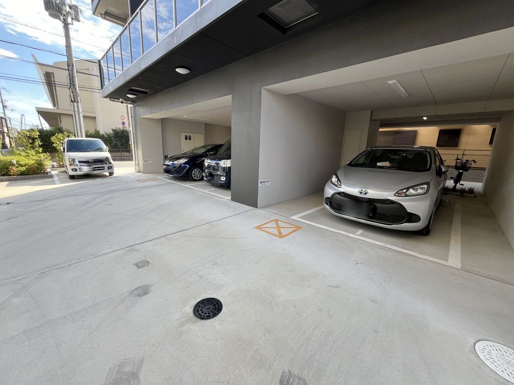 駐車場　駐車場