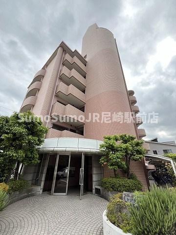 建物外観　落ち着いた雰囲気の外観です