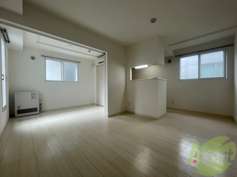 居室・リビング　広くてキレイなお部屋が広がっていて、充実した生活が送れそう。