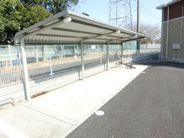 エントランス　駐輪場完備♪