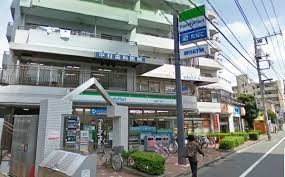コンビニ　ファミリーマート 国領二丁目店（コンビニ）まで379m