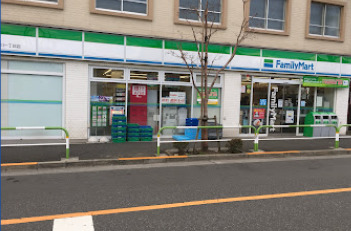 コンビニ　ファミリーマート 滝野川一丁目店（コンビニ）まで562m