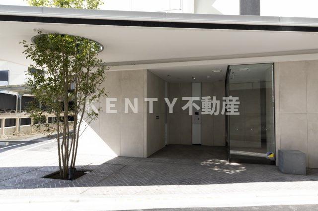 エントランス　落ち着いたエントランスです