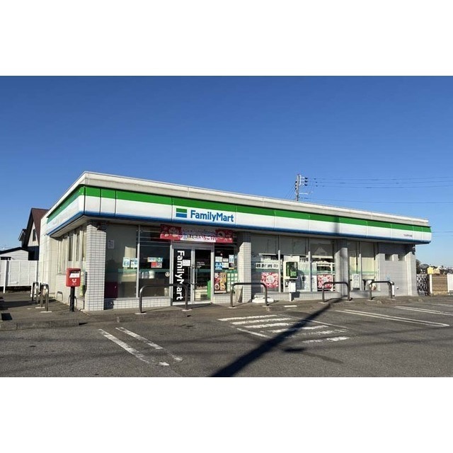 コンビニ　ファミリーマートつくば手代木店（コンビニ）まで880m