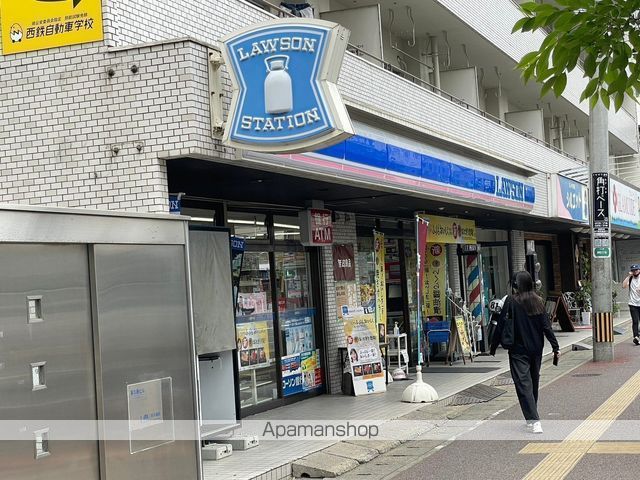 コンビニ　ローソン南福岡駅前店（コンビニ）まで819m