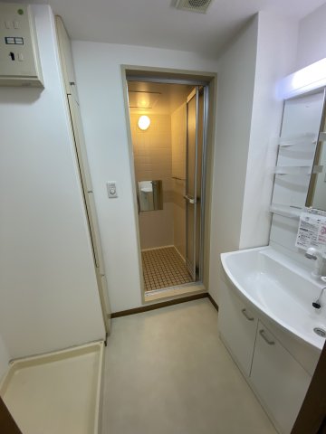 洗面設備　コンパクトで使いやすい洗面所