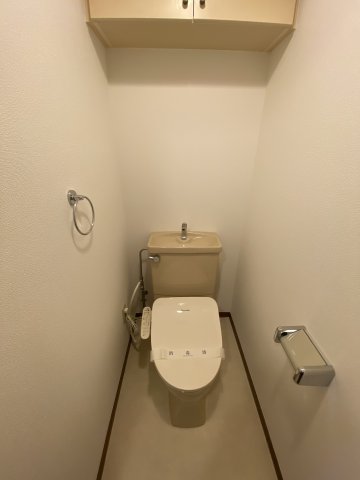 トイレ　ゆったりとした空間のトイレです