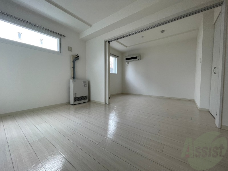 居室・リビング　広くてキレイなお部屋が広がっていて、充実した生活が送れそう。