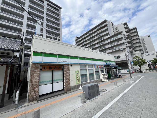 コンビニ　ファミリーマート　ＪＲ伊丹駅前通店（コンビニ）まで374m