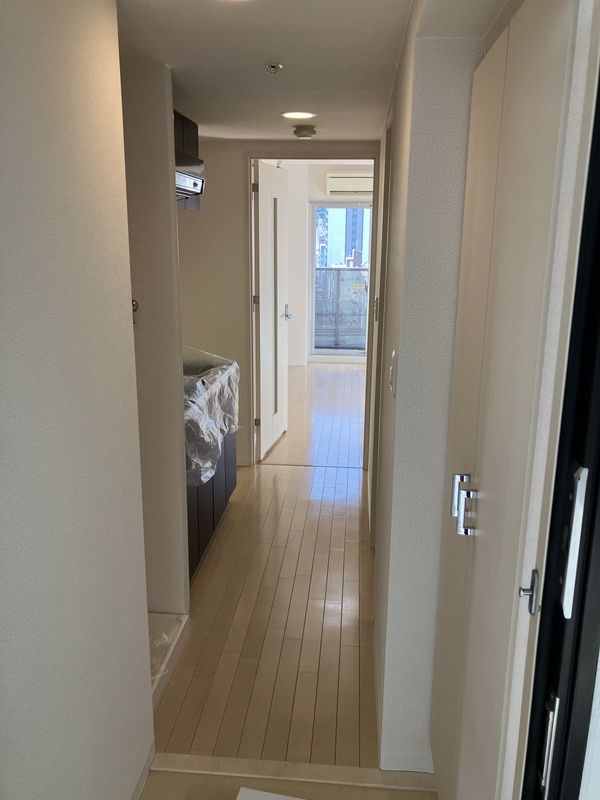 玄関　同物件別部屋写真