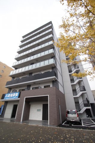 建物外観　京急本線「八丁畷駅」徒歩3分のマンションです。