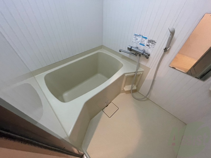 バス・シャワールーム　お風呂になります。一日の疲れを癒してくださいね。