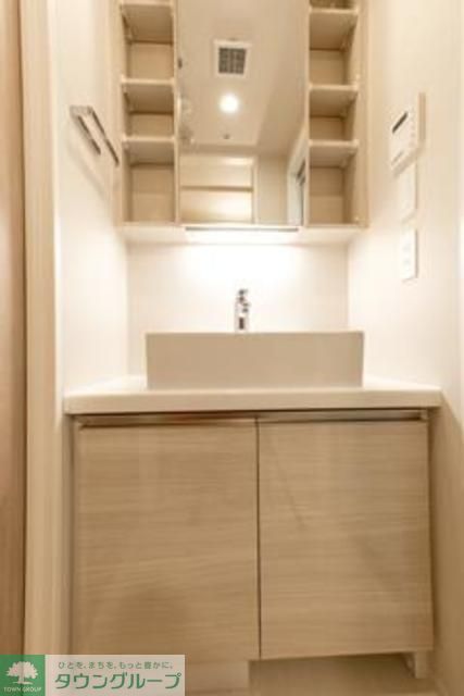 洗面設備　※写真は同タイプ住戸です。
