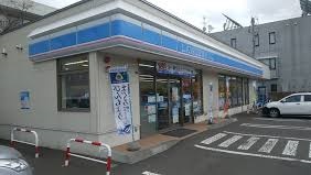 コンビニ　ローソン札幌北27条西七丁目店（コンビニ）まで310m