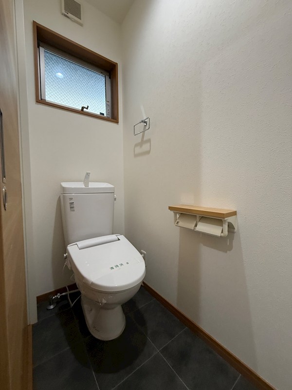 山陽電鉄本線 滝の茶屋駅 徒歩5分 2階建 築11年のトイレ写真