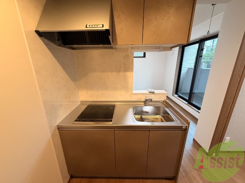 キッチン　キッチンはＩＨコンロが２口備え付けになっています。
