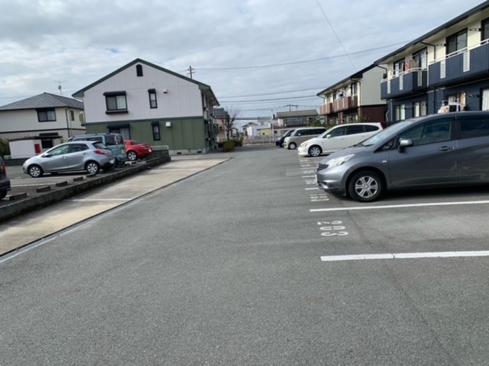 駐車場　駐車場