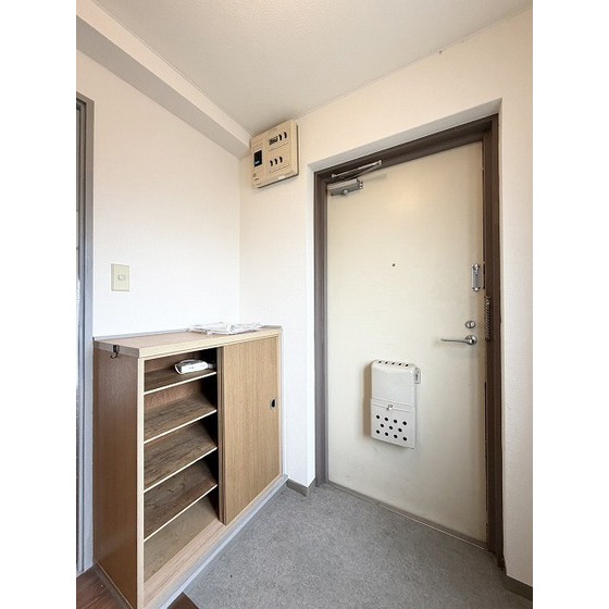 Lohas Court 新寺の玄関写真