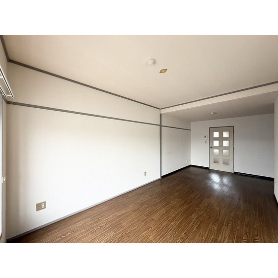 Lohas Court 新寺の居間写真