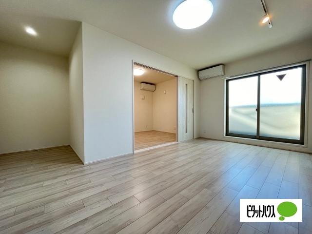 フジパレス和歌山駅東II番館の居間写真