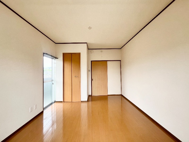 APAHOME飯塚IIの居間写真