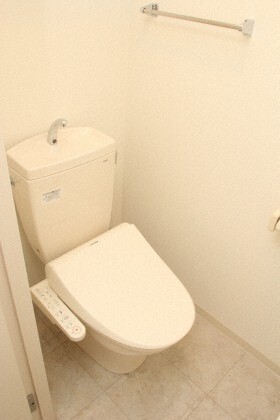 地下鉄東西線 ひばりが丘駅 徒歩3分 4階建 築13年のトイレ写真