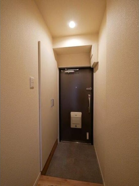 地下鉄東山線 覚王山駅 徒歩1分 11階建 築55年の玄関写真