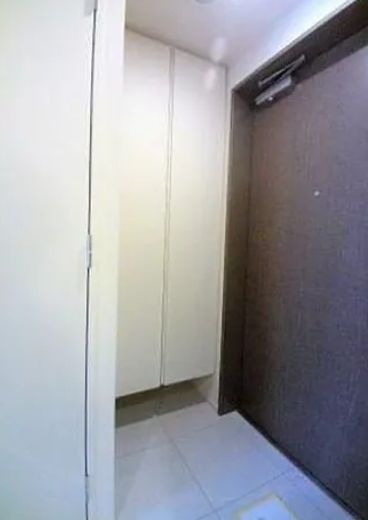 玄関　参考写真：別部屋タイプ