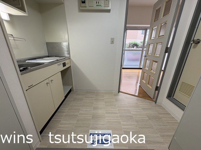 京王線 国領駅 徒歩2分 6階建 築39年の玄関写真