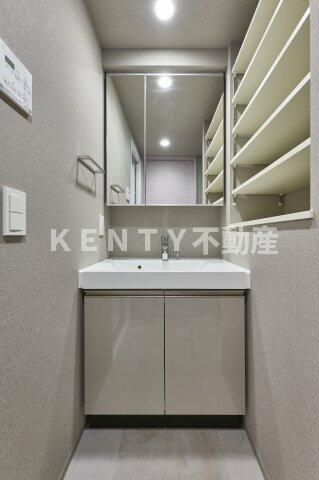 洗面設備　コンパクトで使いやすい洗面所