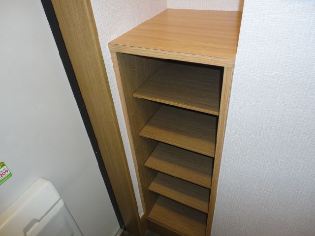 玄関　玄関には下駄箱付です。